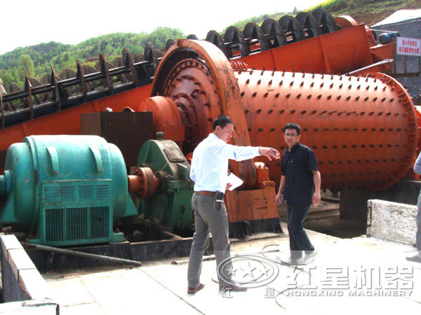 節(jié)能環(huán)保球磨機生產(chǎn)現(xiàn)場實拍