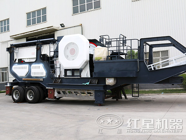 顎式移動(dòng)碎石機(jī)圖片展示