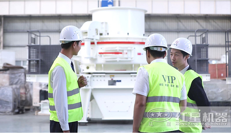 客戶來(lái)廠考察瓜米石制砂機(jī)設(shè)備 客戶來(lái)廠考察瓜米石制砂機(jī)設(shè)備