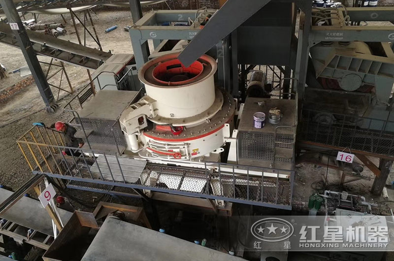 沖擊式制砂機(jī)作業(yè)現(xiàn)場