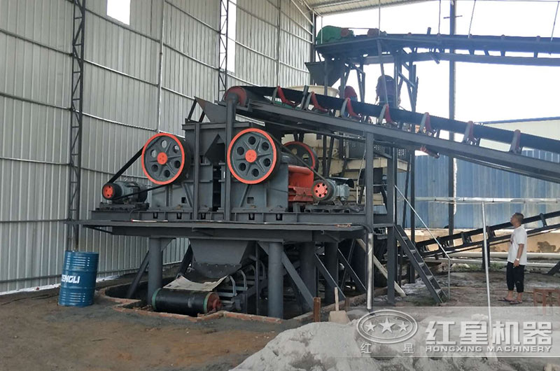 時(shí)產(chǎn)100噸礫石制砂生產(chǎn)線(xiàn)客戶(hù)現(xiàn)場(chǎng) 時(shí)產(chǎn)100噸礫石制砂生產(chǎn)線(xiàn)客戶(hù)現(xiàn)場(chǎng)