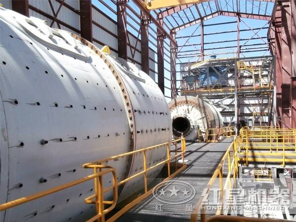 水泥生產(chǎn)設(shè)備現(xiàn)場