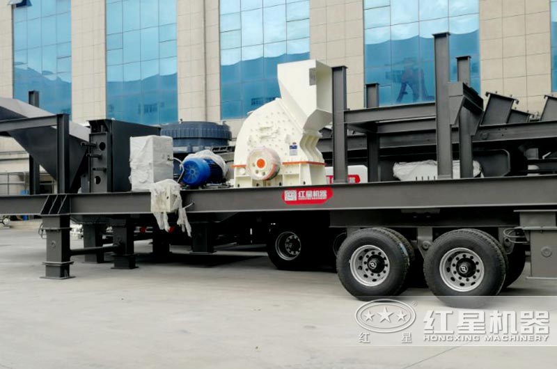 移動(dòng)式片麻巖破碎機(jī) 移動(dòng)式片麻巖破碎機(jī)