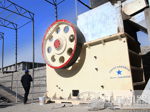 PE-600×750鄂式破碎機(jī)設(shè)備實(shí)拍