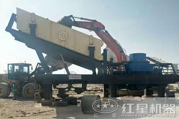 時(shí)產(chǎn)300噸花崗巖移動(dòng)制砂機(jī)用戶現(xiàn)場(chǎng)