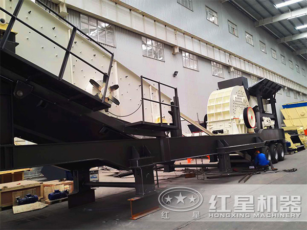 移動(dòng)式重錘式破碎機(jī)