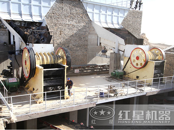 河卵石自動(dòng)破碎機(jī)用戶生產(chǎn)現(xiàn)場