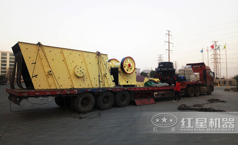 小型鄂式碎石機(jī)發(fā)貨現(xiàn)場(chǎng)