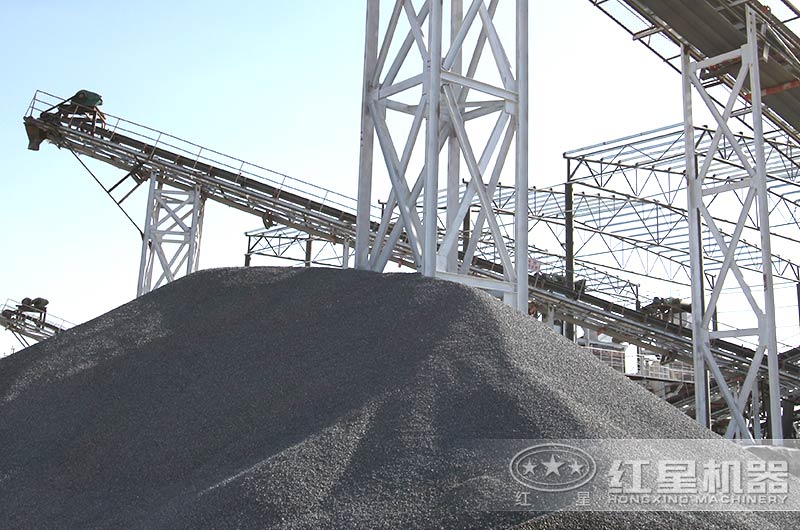 顎式破碎機(jī)處理后的成品石子