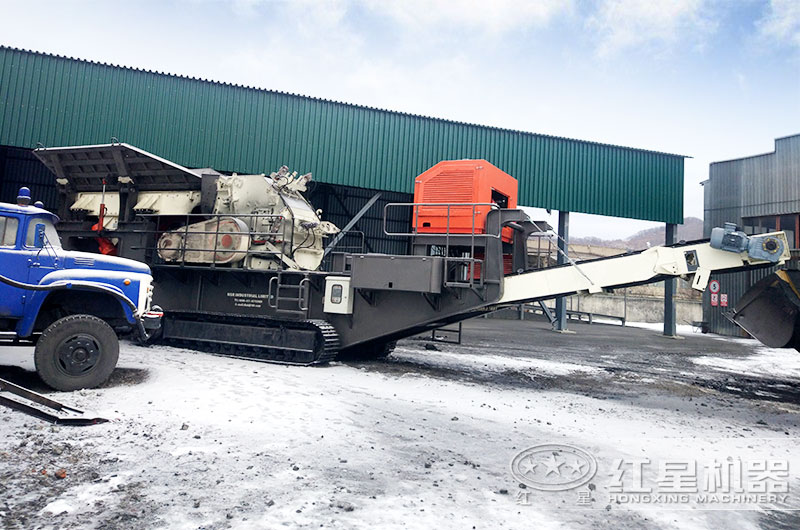 移動碎煤機(jī)客戶現(xiàn)場
