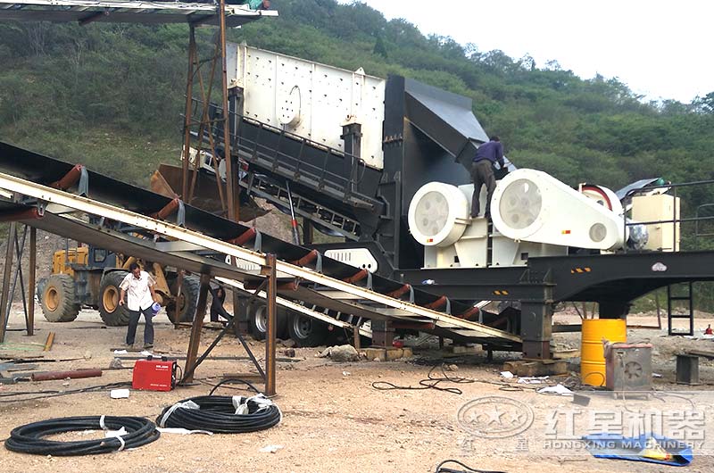 車載式移動振動篩已準(zhǔn)備好，隨時可開工