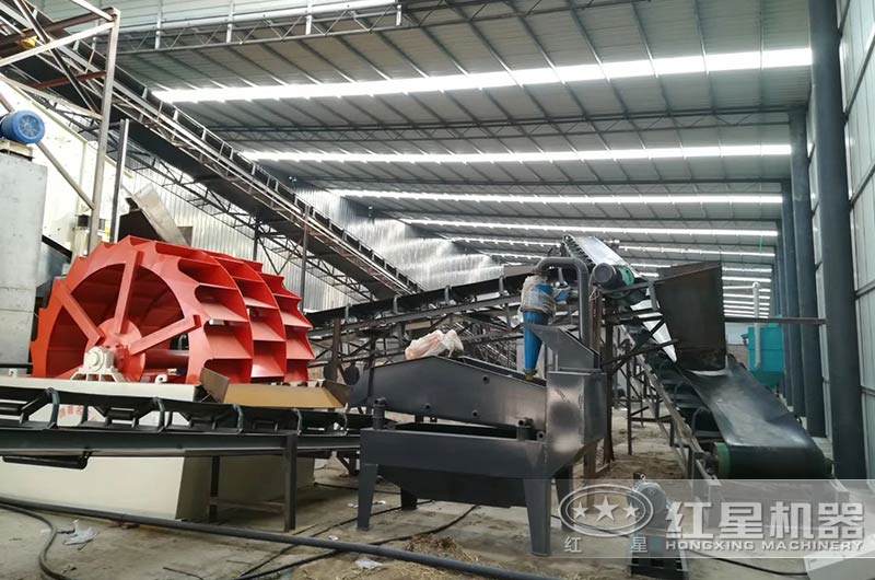 河南客戶洗砂機生產(chǎn)現(xiàn)場圖