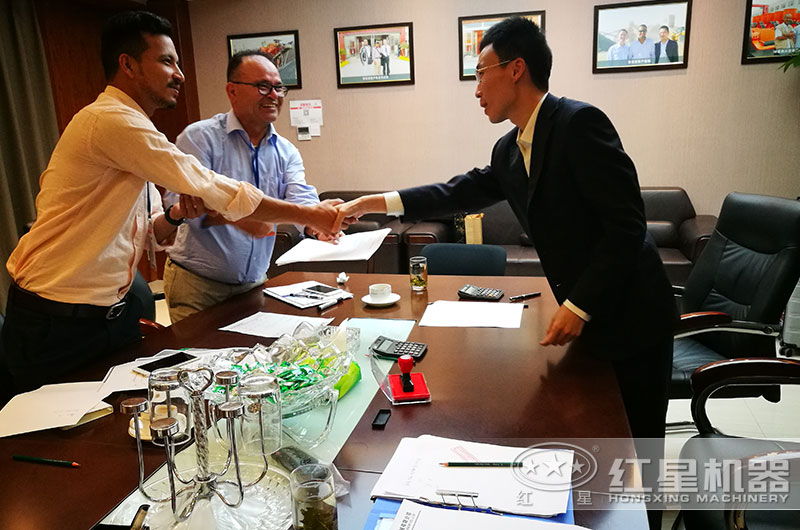 用戶來廠詳細了解設(shè)備后選購