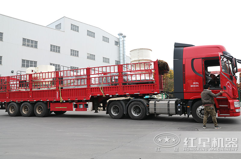 又一套把石子打成沙的機(jī)器準(zhǔn)備完畢