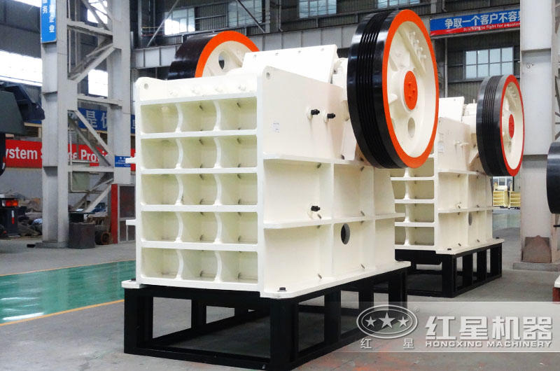 鄂式破碎機(jī)，破碎比大