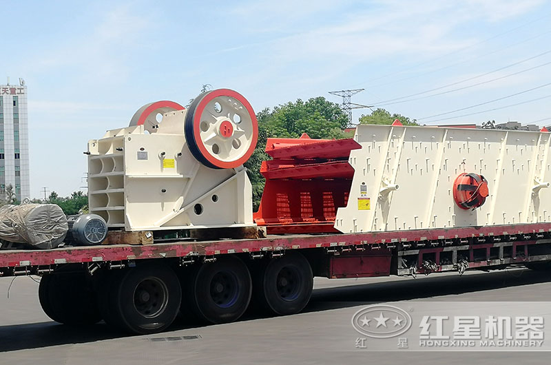 顎式破碎機設備發(fā)貨中