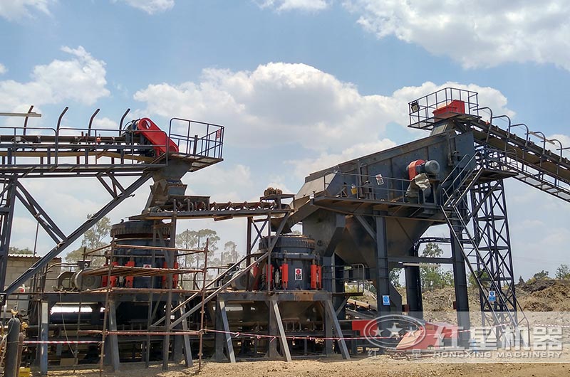 兩臺(tái)圓錐破并行使用，高配置生產(chǎn)，價(jià)格較貴