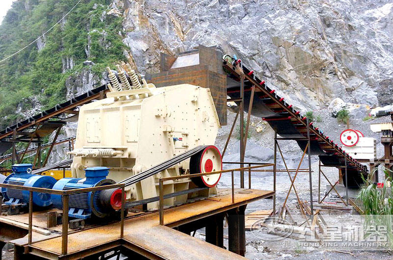 大理石破碎生產(chǎn)現(xiàn)場(chǎng)