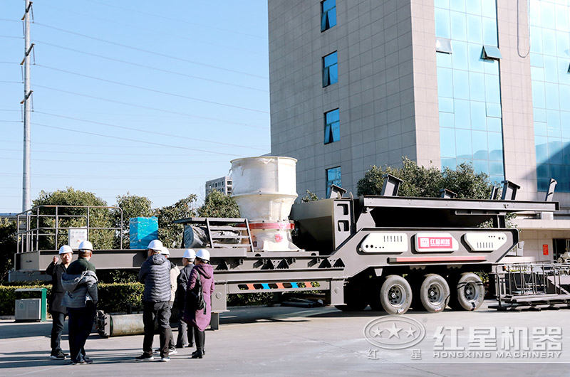 紅星客戶到廠參觀建筑垃圾處理設備 紅星客戶到廠參觀建筑垃圾處理設備