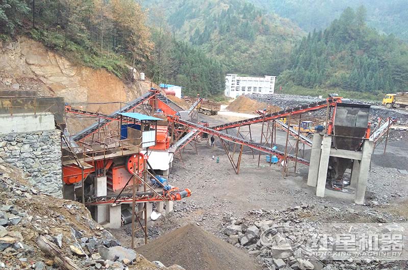 CJ系列歐版顎式破碎機(jī)生產(chǎn)現(xiàn)場