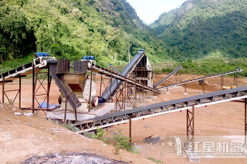 水泥破碎生產現(xiàn)場 水泥破碎生產現(xiàn)場