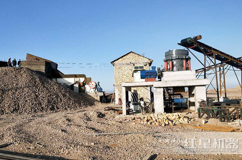 石子破碎機(jī)生產(chǎn)現(xiàn)場(chǎng)
