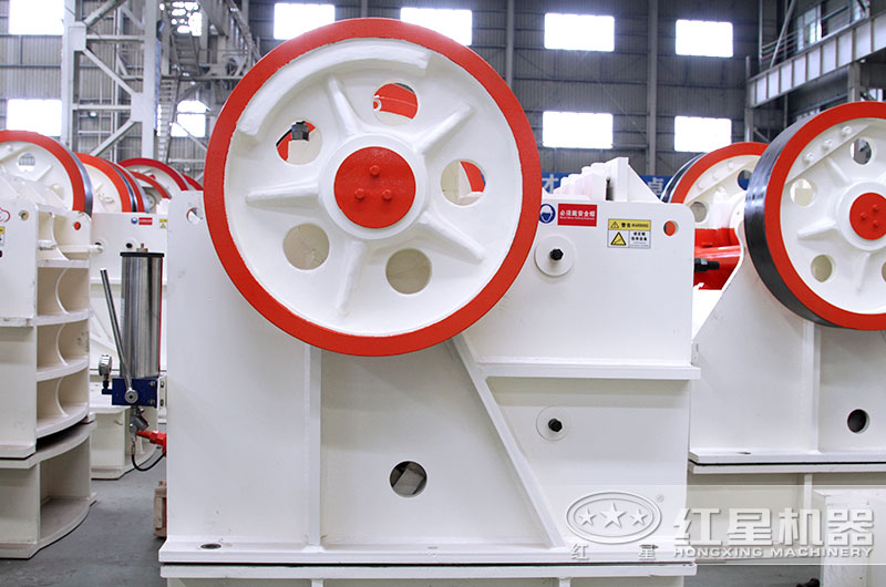 顎式_大型砂石粉碎機(jī)圖片 顎式_大型砂石粉碎機(jī)圖片