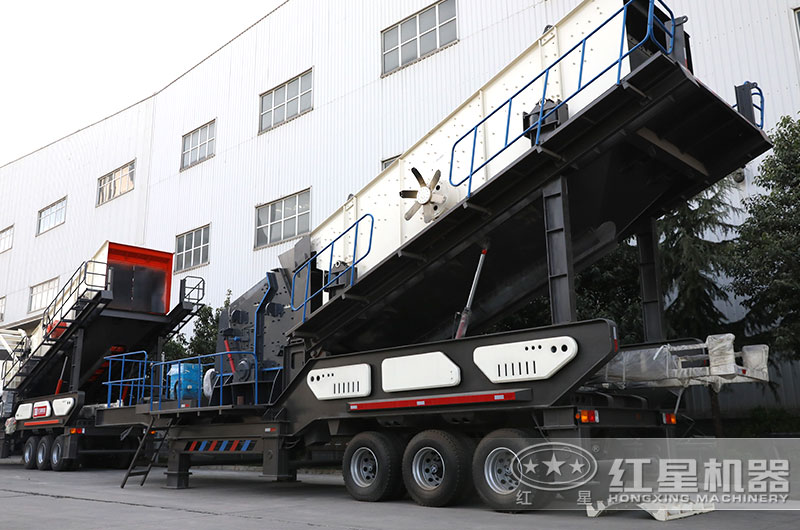 移動式水泥塊破碎機(jī)廠區(qū)實(shí)拍圖