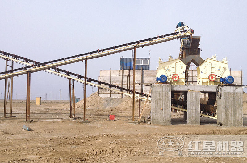 反擊式破碎機(jī)現(xiàn)場(chǎng)作業(yè)圖 反擊式破碎機(jī)現(xiàn)場(chǎng)作業(yè)圖