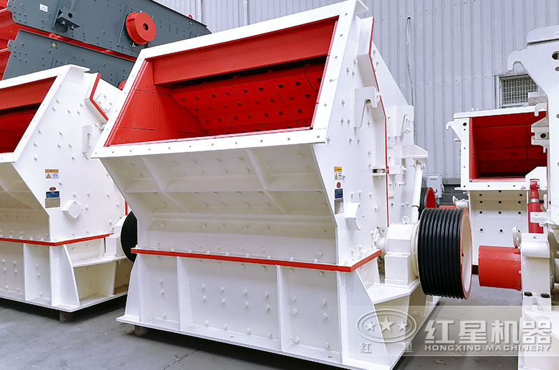 CI反擊破碎機(jī)車(chē)間實(shí)拍大圖