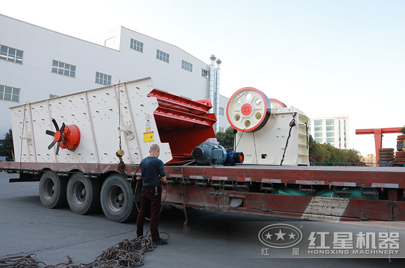 250×750細鄂破正在裝車，準備發(fā)往山東