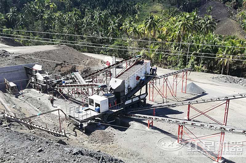 移動機制砂生產(chǎn)線，多臺聯(lián)合作業(yè)