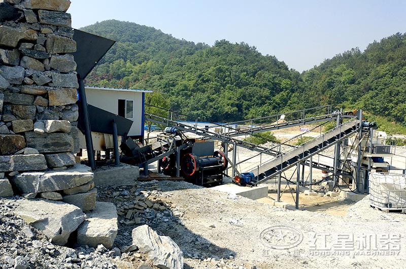 湖北廣水機制砂生產(chǎn)線一角，近距離觀看細(xì)鄂破機