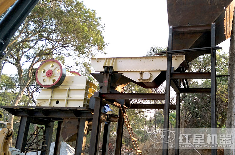 46破碎機(jī)生產(chǎn)現(xiàn)場 46破碎機(jī)生產(chǎn)現(xiàn)場