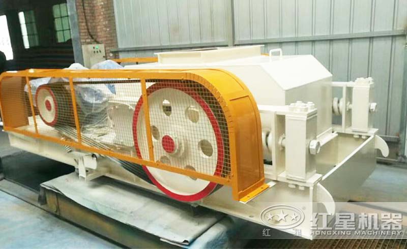 對輥破碎機實拍